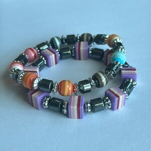 Women’s vintage dainty set of 2 multicolored beaded bracelets one size stretches